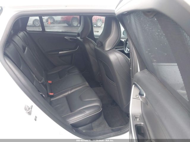 2017 VOLVO V60 YV149MSS6H1354604 Photo 7