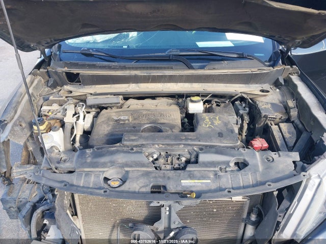 5N1DR2MNXJC606281 Nissan Pathfinder S