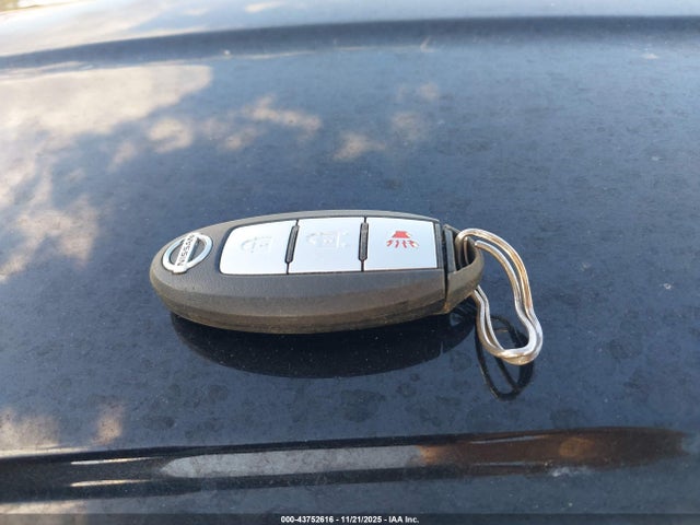 5N1DR2MNXJC606281 Nissan Pathfinder S