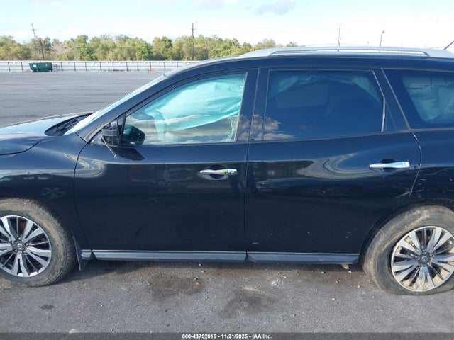 5N1DR2MNXJC606281 Nissan Pathfinder S