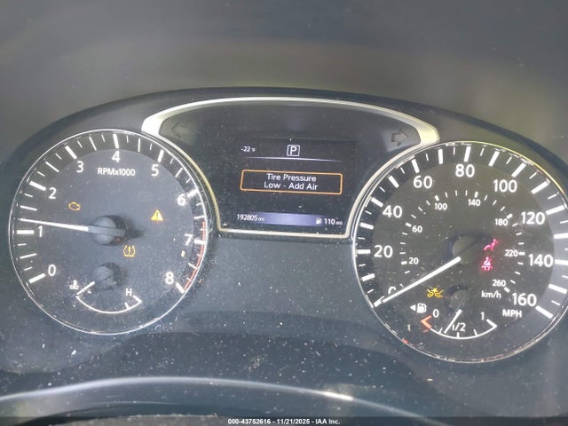 5N1DR2MNXJC606281 Nissan Pathfinder S