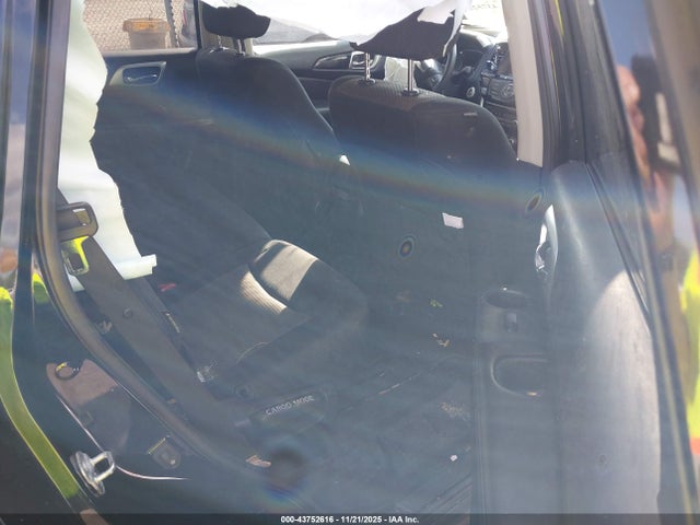 5N1DR2MNXJC606281 Nissan Pathfinder S