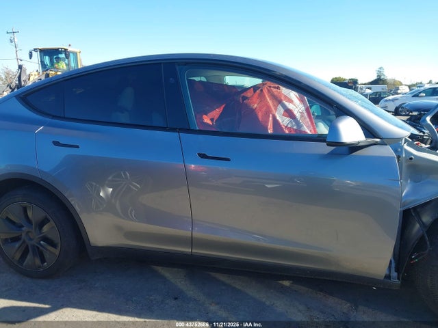 7SAYGDEEXSF265767 Tesla Model Y Long Range Dual Motor All-wheel Drive