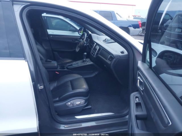2016 PORSCHE MACAN WP1AB2A55GLB50732 Photo 4