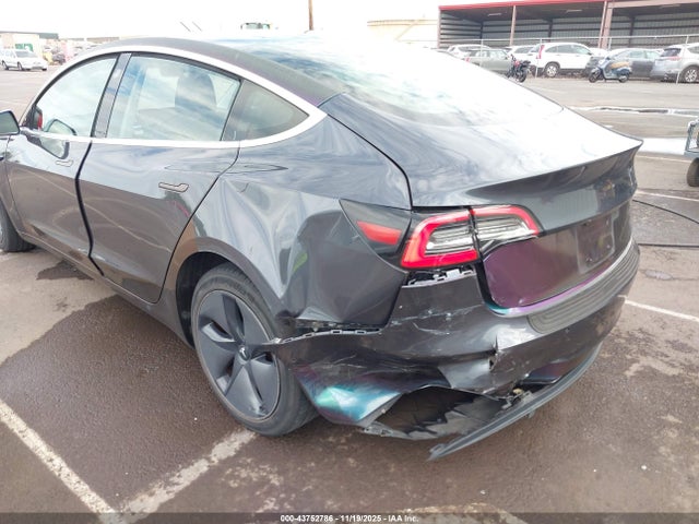 2018 TESLA MODEL 3 5YJ3E1EA4JF077513 Photo 5