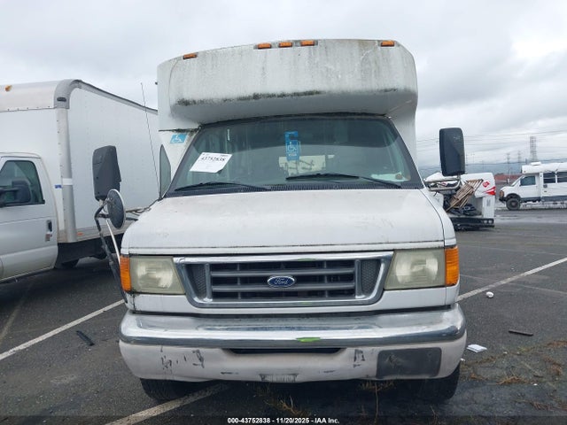 Продажа на аукционе авто 2003 Ford E-450 Cutaway Standard, vin: 1FDXE45S73HB39996, номер лота: 43752838