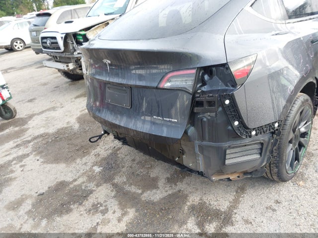 2025 TESLA MODEL Y 7SAYGDEE5SF278815 Photo 5