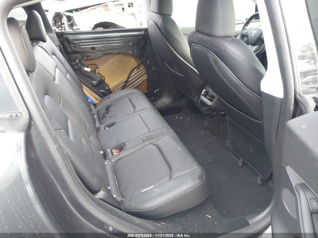 2025 TESLA MODEL Y 7SAYGDEE5SF278815 Photo 7