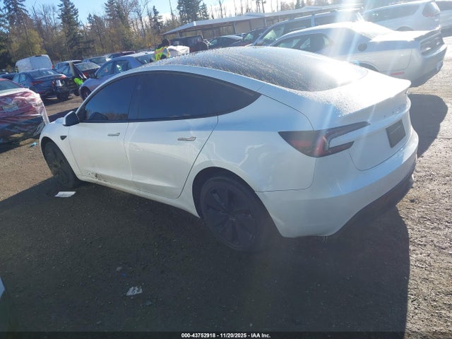 2025 TESLA MODEL 3 5YJ3E1EA0SF882233 Photo 2
