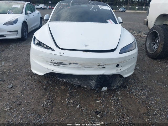 2025 TESLA MODEL 3 5YJ3E1EA0SF882233 Photo 5