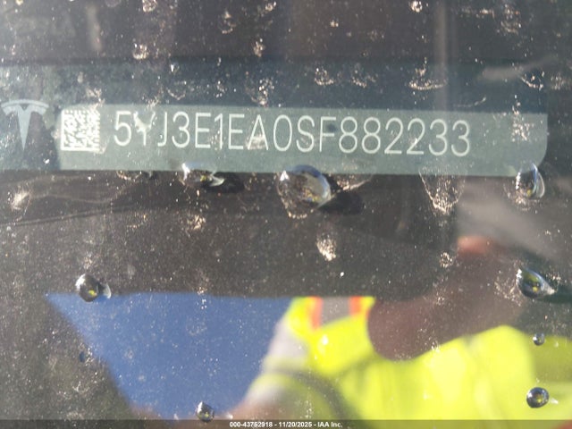 2025 TESLA MODEL 3 5YJ3E1EA0SF882233 Photo 8
