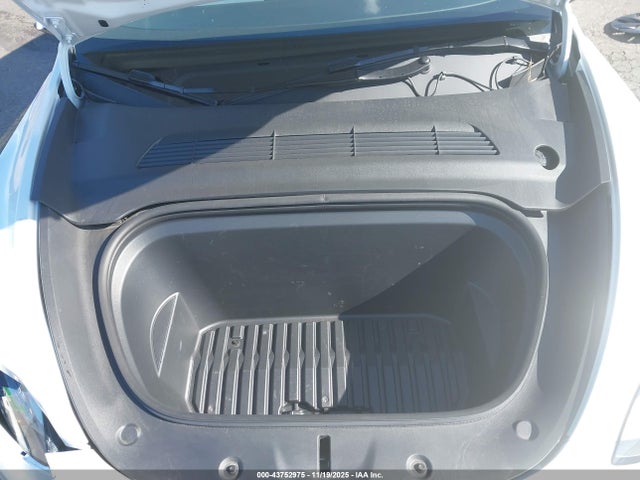 2025 TESLA MODEL Y 7SAYGAEE8SF305441 Photo 9