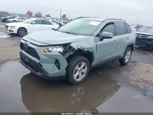 Toyota Rav4 Xle 2019 JTMP1RFV7KD030059 Image 2