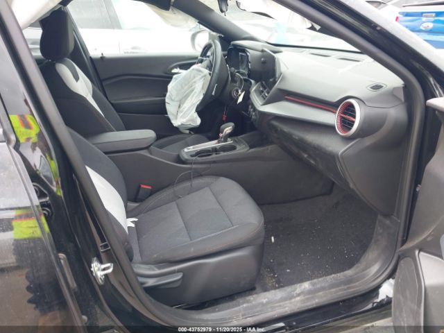 2025 CHEVROLET TRAX KL77LGEP4SC315208 Photo 4