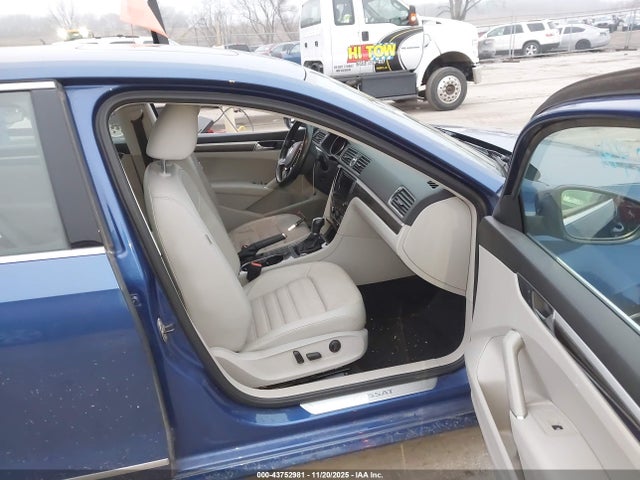 Auction sale of the 2017 Volkswagen Passat 1.8t Sel Premium, vin: 1VWCT7A35HC055721, lot number: 43752981