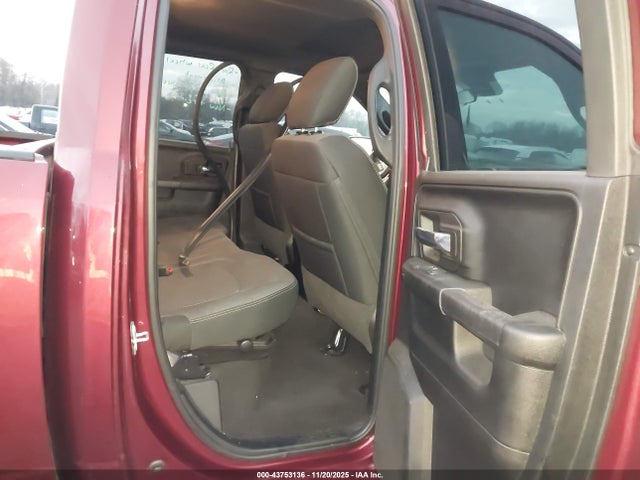 43753136 :رقم المزاد ، 1C6RR7GG6MS587623 vin ، 2021 Ram 1500 Classic Warlock  4x4 6'4 Box مزاد بيع