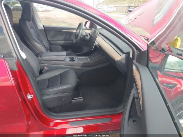 2024 TESLA MODEL Y 7SAYGDEE6RF989045 Photo 4