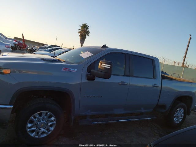 2GC4YNEY6R1184268 Chevrolet Silverado 2500hd 4wd Standard Bed Lt