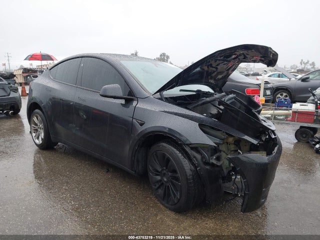 2024 TESLA MODEL Y 7SAYGAEE6RF066918 Photo 0