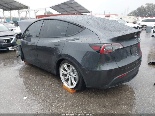 2024 TESLA MODEL Y 7SAYGAEE6RF066918 Photo 2