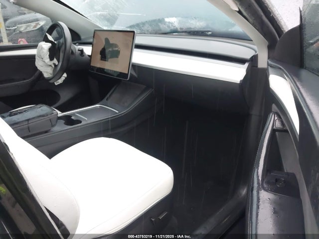 2024 TESLA MODEL Y 7SAYGAEE6RF066918 Photo 4