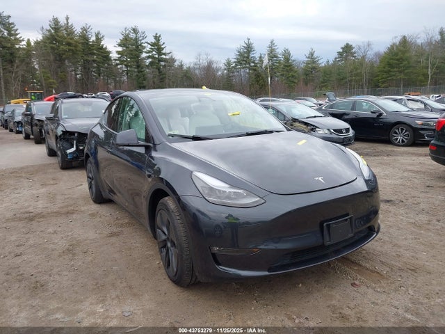 2024 TESLA MODEL Y 7SAYGAEE4RF166905 Photo 0