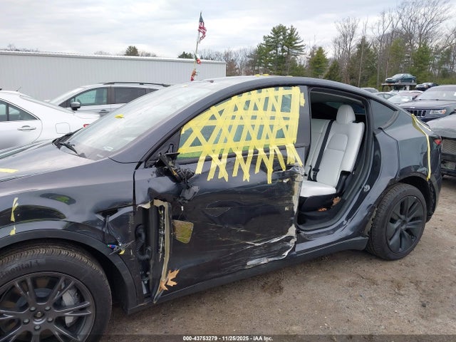 2024 TESLA MODEL Y 7SAYGAEE4RF166905 Photo 5