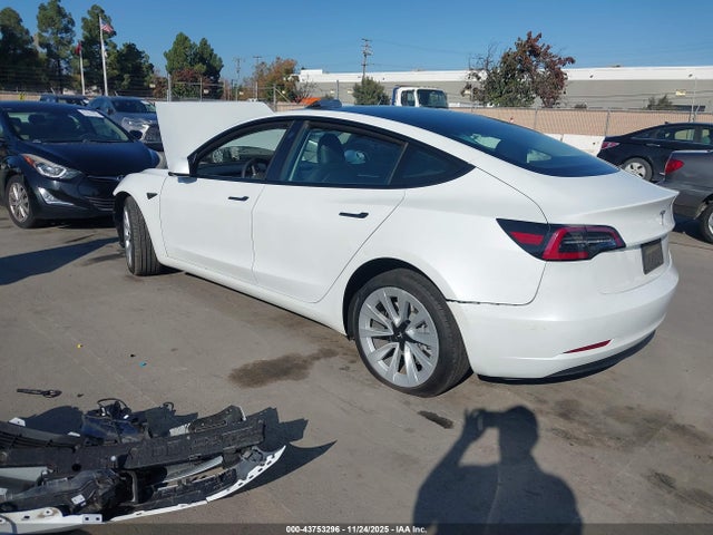 2023 TESLA MODEL 3 5YJ3E1EAXPF562683 Photo 2