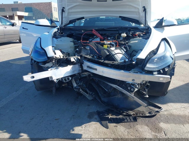 2023 TESLA MODEL 3 5YJ3E1EAXPF562683 Photo 5