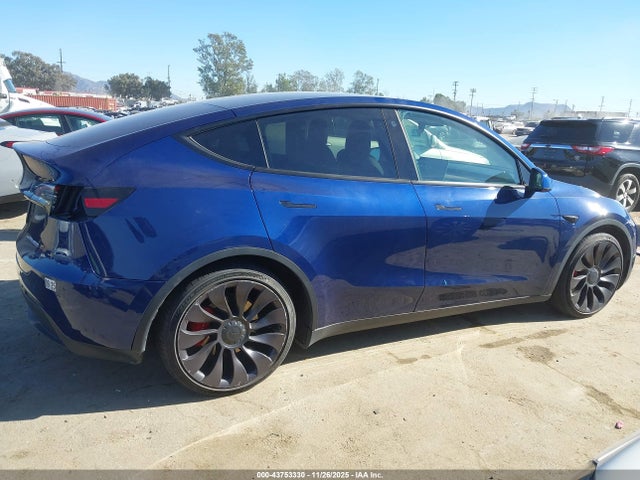 7SAYGDEF2NF330172 Tesla Model Y Performance Dual Motor All-wheel Drive