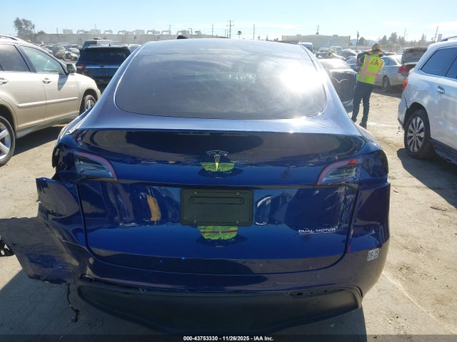 7SAYGDEF2NF330172 Tesla Model Y Performance Dual Motor All-wheel Drive