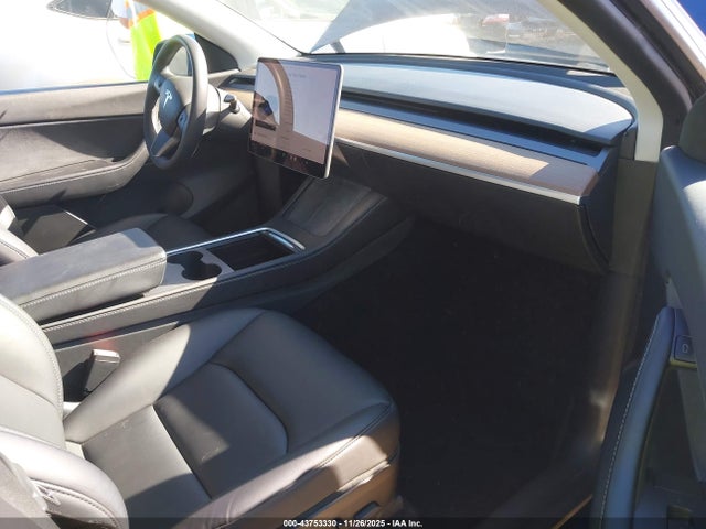 2022 TESLA MODEL Y 7SAYGDEF2NF330172 Photo 4