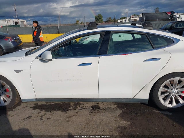Tesla Model S 70d/85d/p85d 2015 5YJSA4H23FFP79617 Image 13