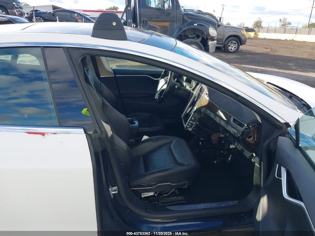 2015 TESLA MODEL S 5YJSA4H23FFP79617 Photo 4