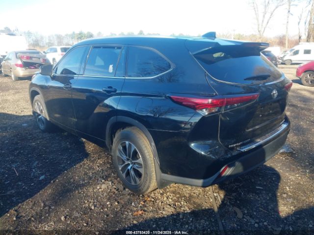 2022 TOYOTA HIGHLANDER 5TDHZRBH2NS163821 Photo 2