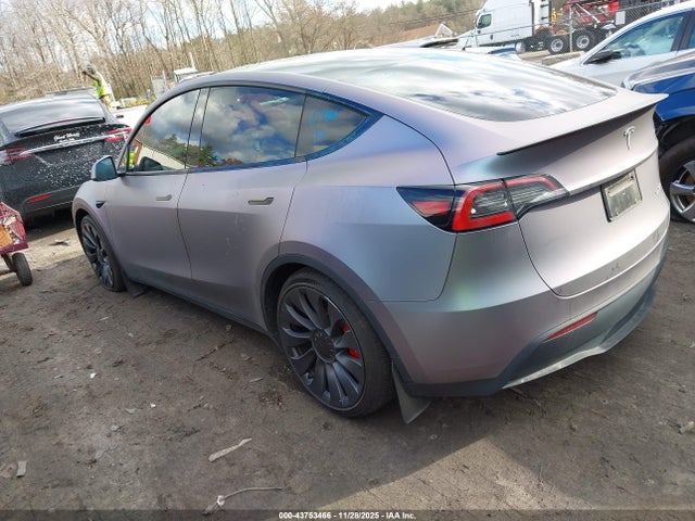 2024 TESLA MODEL Y 7SAYGDEF4RA261360 Photo 2