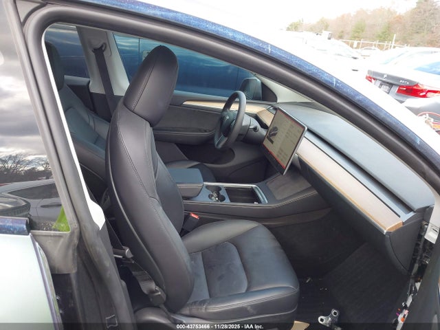 2024 TESLA MODEL Y 7SAYGDEF4RA261360 Photo 4