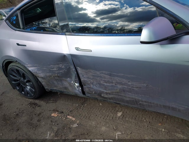 2024 TESLA MODEL Y 7SAYGDEF4RA261360 Photo 5