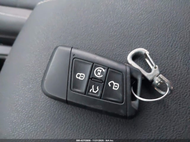 Продажа на аукционе авто 2024 Volkswagen Taos 1.5t Se, vin: 3VVUX7B23RM060774, номер лота: 43753656