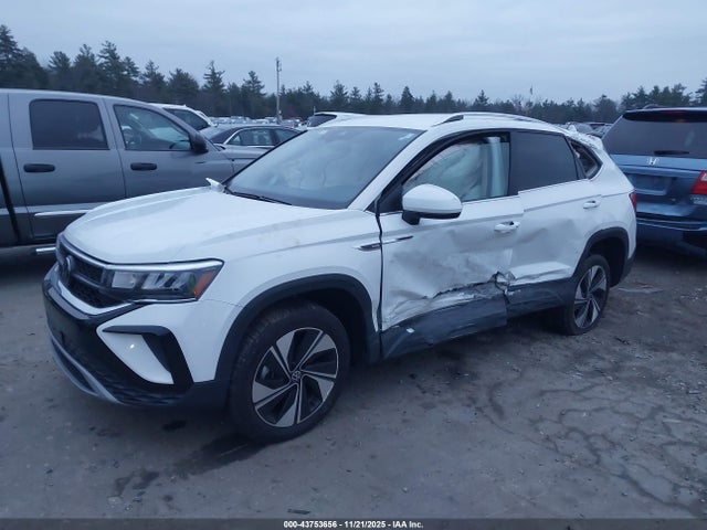 Продажа на аукционе авто 2024 Volkswagen Taos 1.5t Se, vin: 3VVUX7B23RM060774, номер лота: 43753656