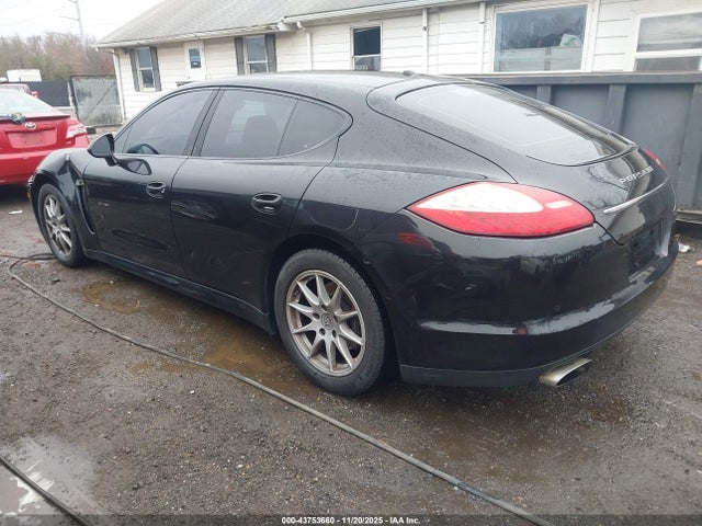 2011 PORSCHE PANAMERA WP0AA2A70BL017956 Photo 2