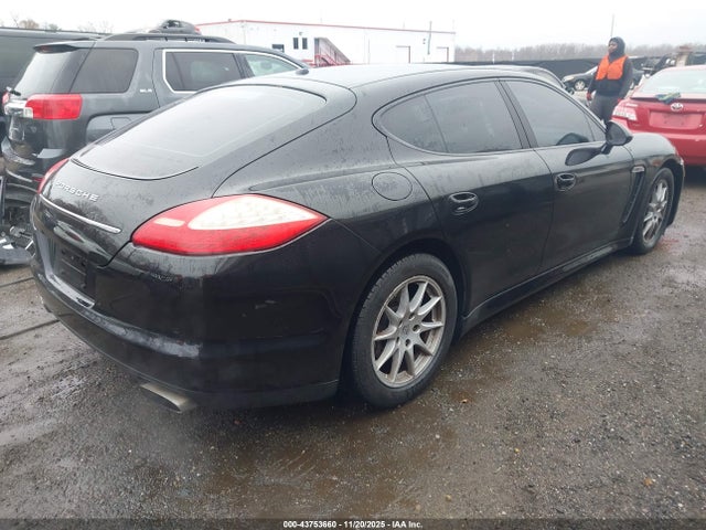 2011 PORSCHE PANAMERA WP0AA2A70BL017956 Photo 3
