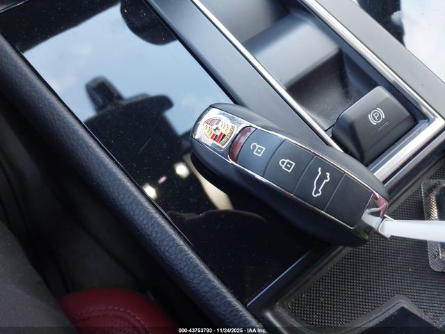 Porsche Macan T 2024 WP1AA2A5XRLB00849 Image 11