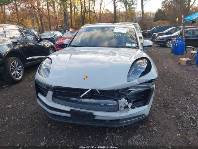 Porsche Macan T 2024 WP1AA2A5XRLB00849 Image 12