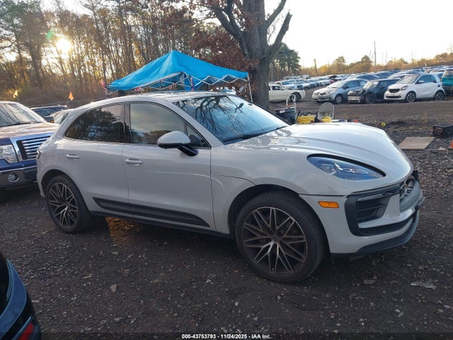 Porsche Macan T 2024 WP1AA2A5XRLB00849 Image 13