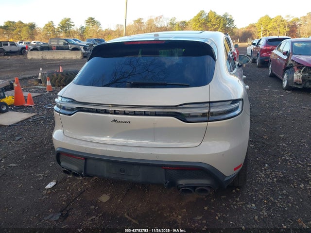 Porsche Macan T 2024 WP1AA2A5XRLB00849 Image 16