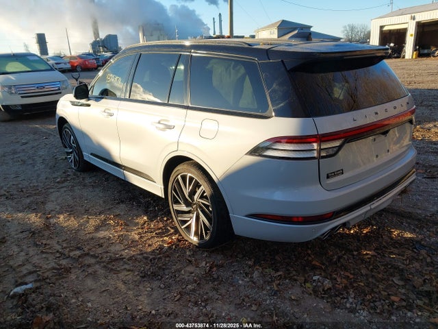 Lincoln Aviator Black Label 2025 5LM5J9XC1SGL21992 Image 3
