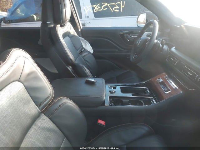 Lincoln Aviator Black Label 2025 5LM5J9XC1SGL21992 Image 5