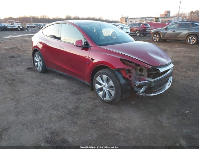 2024 TESLA MODEL Y 7SAYGDED1RF093274 Photo 0