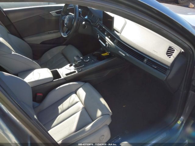 2017 AUDI A4 WAUENAF46HN034043 Photo 4